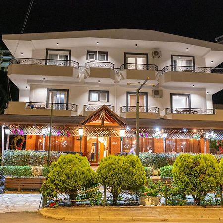 Sunkised Hotel Sarandë Esterno foto