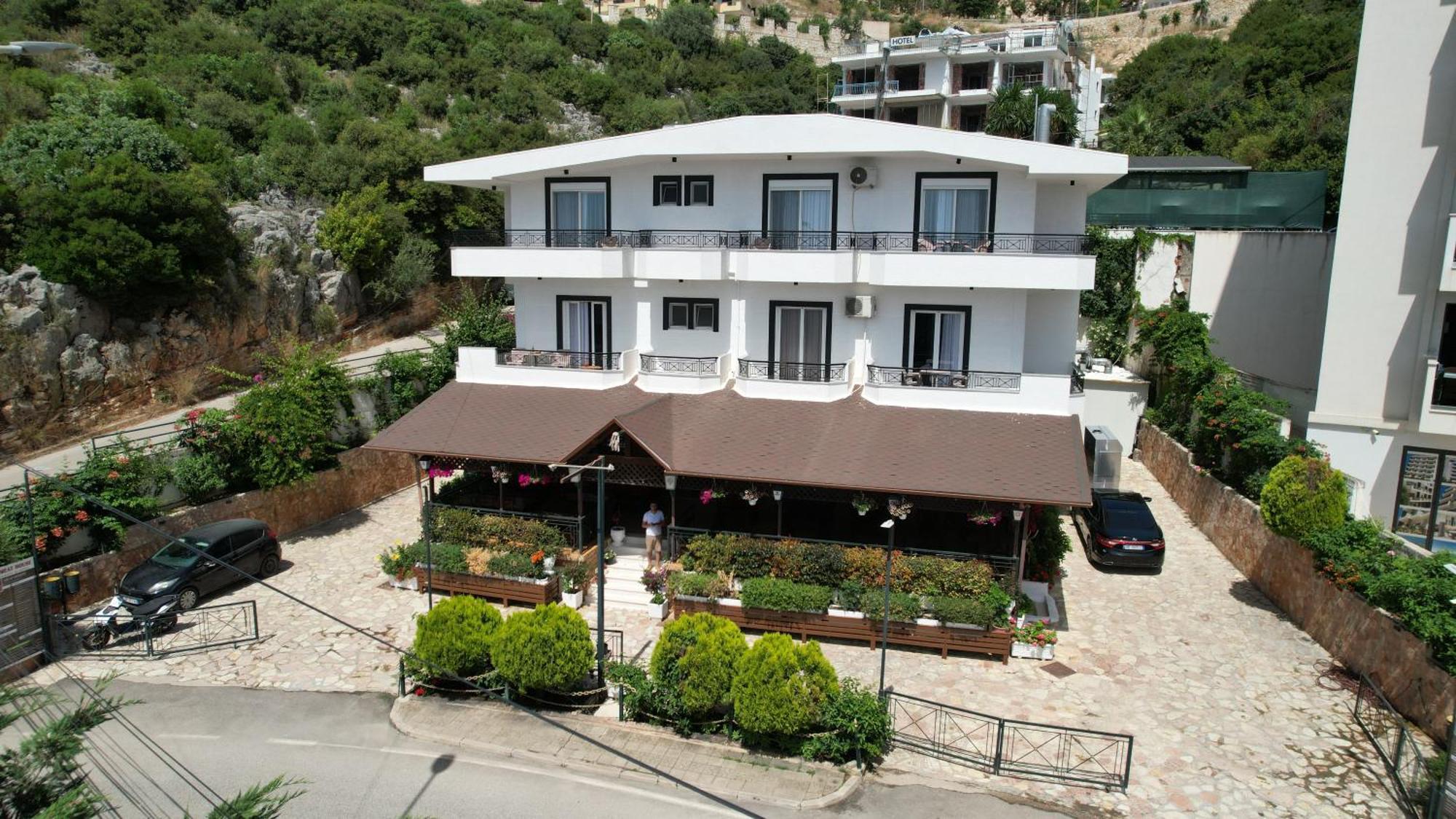 Sunkised Hotel Sarandë Esterno foto