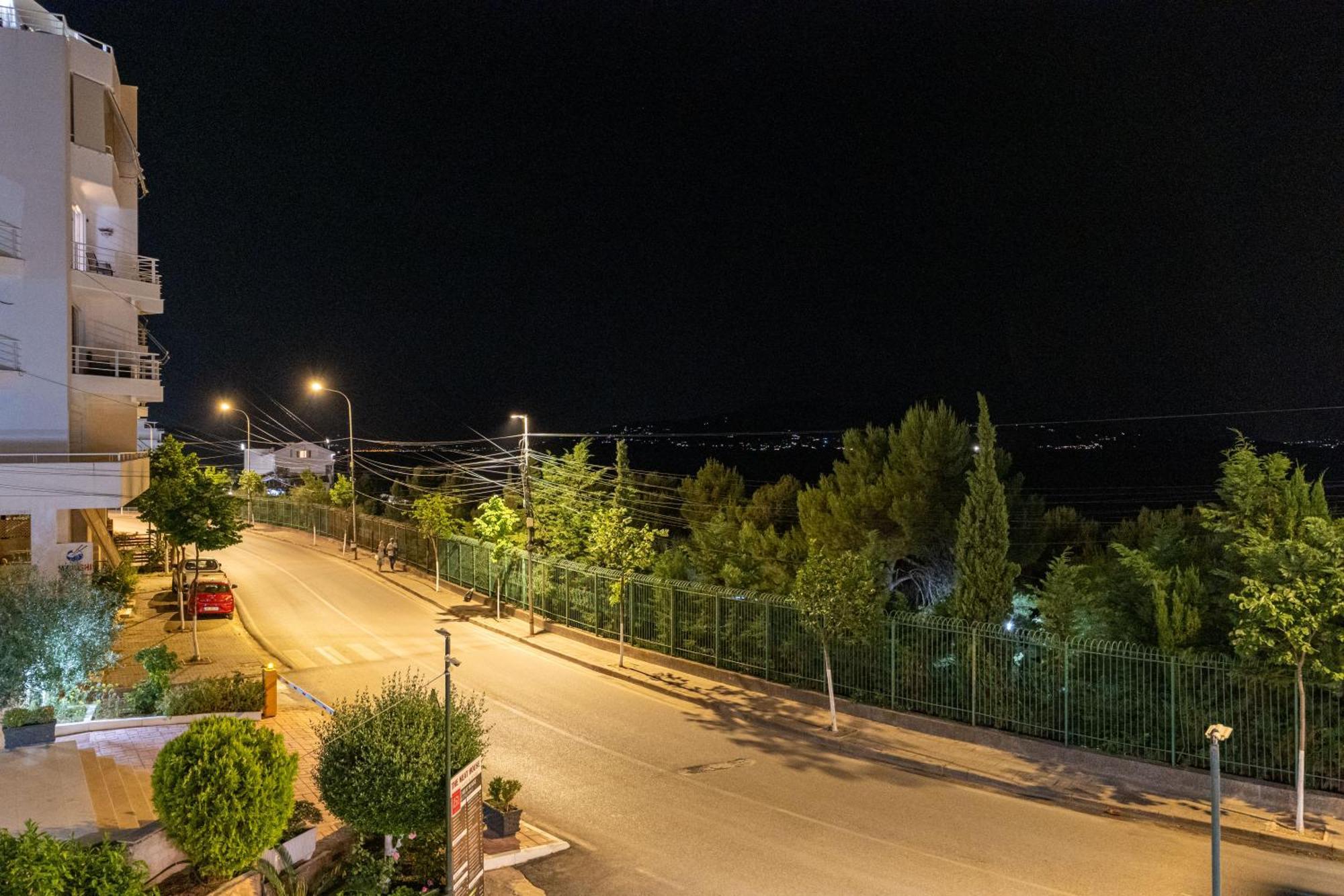 Sunkised Hotel Sarandë Esterno foto