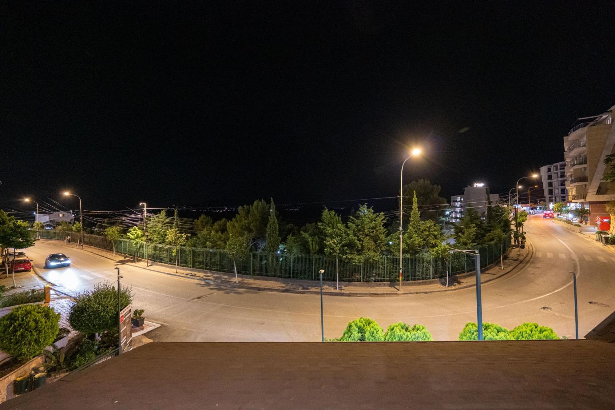 Sunkised Hotel Sarandë Esterno foto